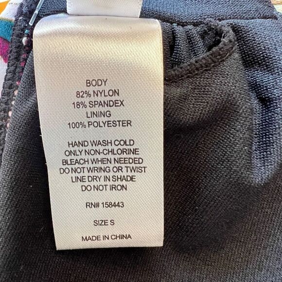 Hula Honey Floral Ruffled High Neck Bikini Swim Top Pink Size Small NWT - Picture 12 of 13